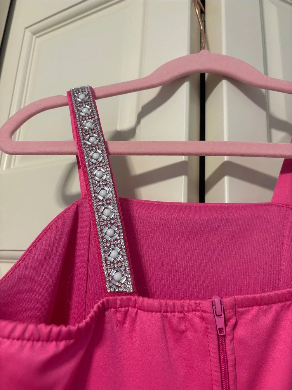 Speechless bright pink